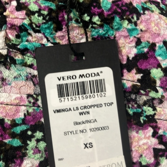 NWT purple pink top with key hole opening - Picture 5 of 5